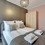 Aparthotel Nadmotlawie Riverside & Gym By Downtown 4*